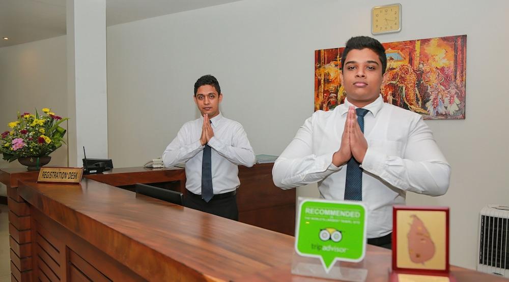 Senani Hotel Kandy Ngoại thất bức ảnh