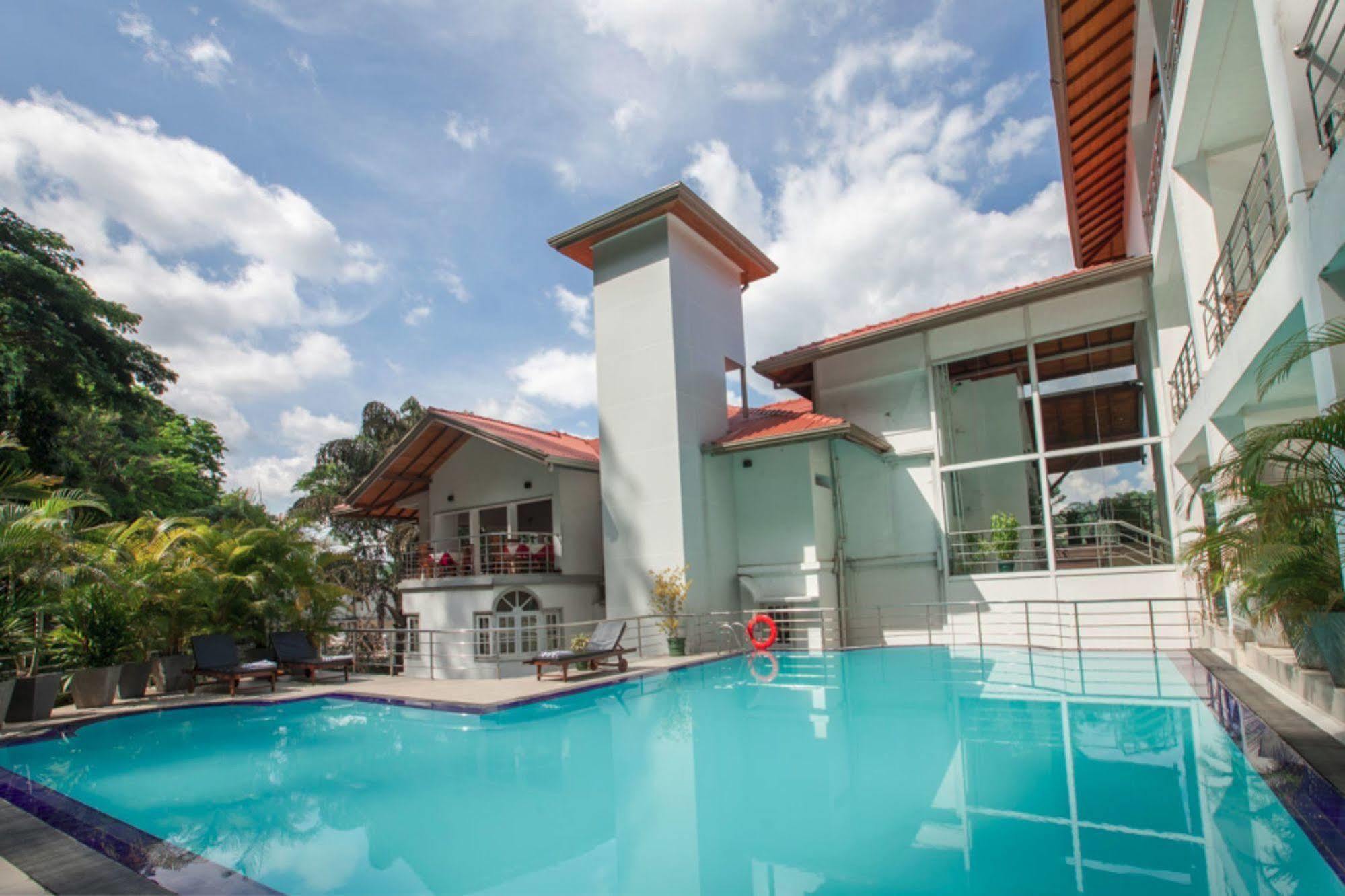 Senani Hotel Kandy Ngoại thất bức ảnh