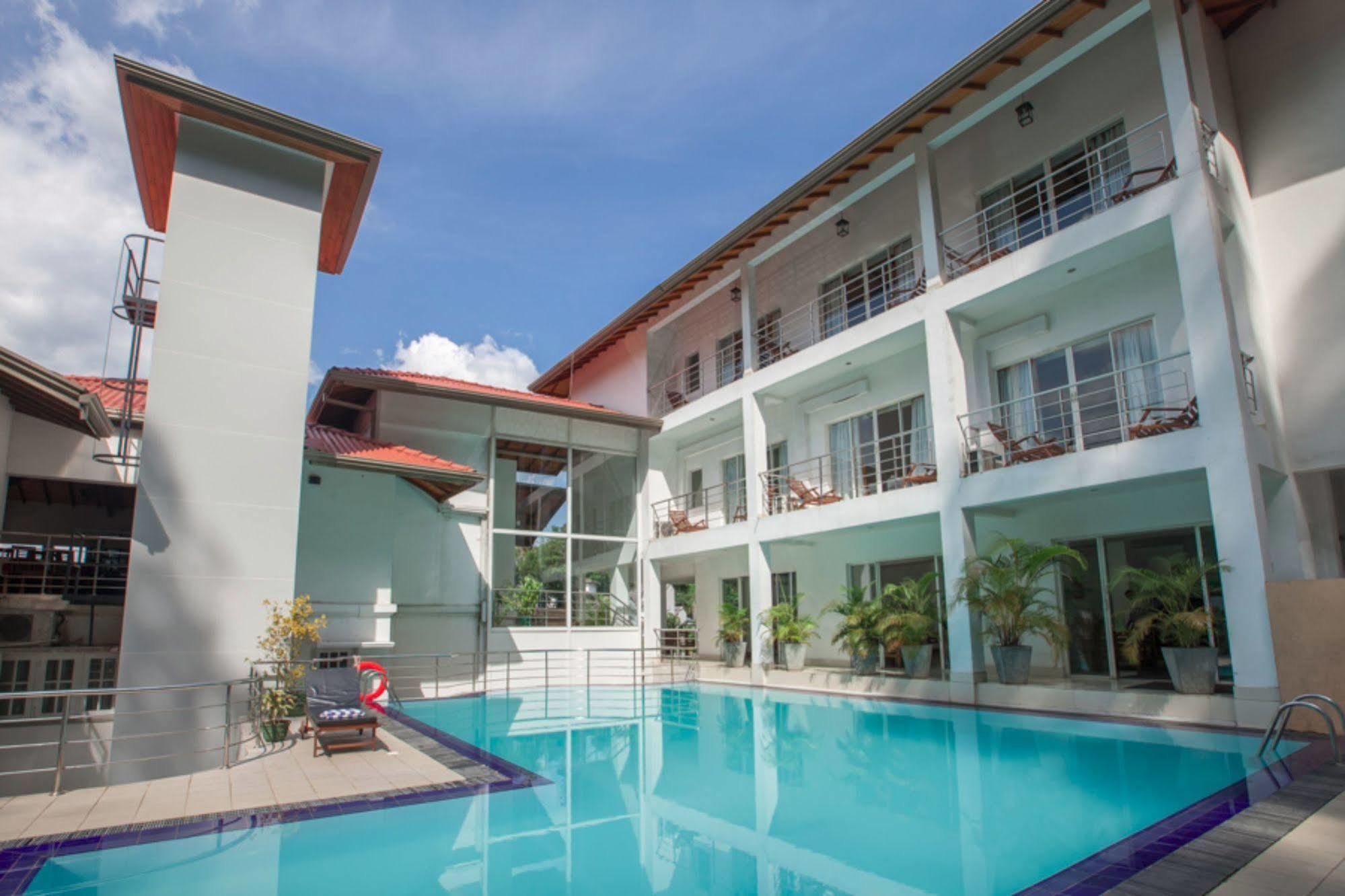 Senani Hotel Kandy Ngoại thất bức ảnh